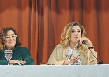 Con una gran concurrencia se desarrolló el conversatorio: “Que pasa en las familias hoy”.