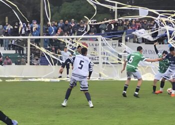 El puntero de la B sorprendió al líder de la A y Estación-Ministerio empataron ante una multitud
