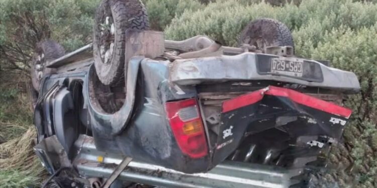 Vuelco en Ruta 227: dos directoras resultaron con golpes leves.