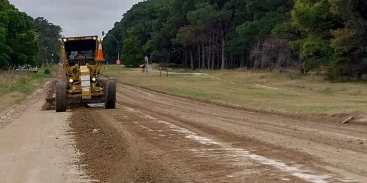 Se despliega un plan integral para recuperar calles de tierra en la ciudad