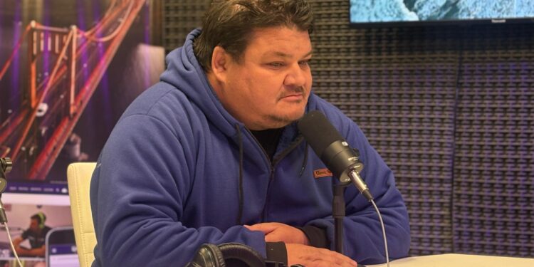 Pedro Barrientos y el Fútbol Femenino en Necochea: Entre el Desafío de la Logística y la Pasión por el Juego