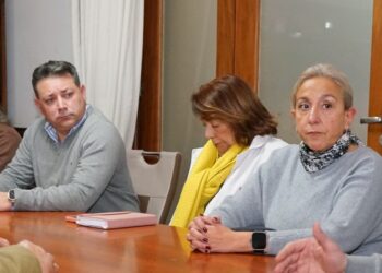 Arturo Rojas mantuvo una reunión en su despacho este jueves junto a autoridades regionales y locales de PAMI.
