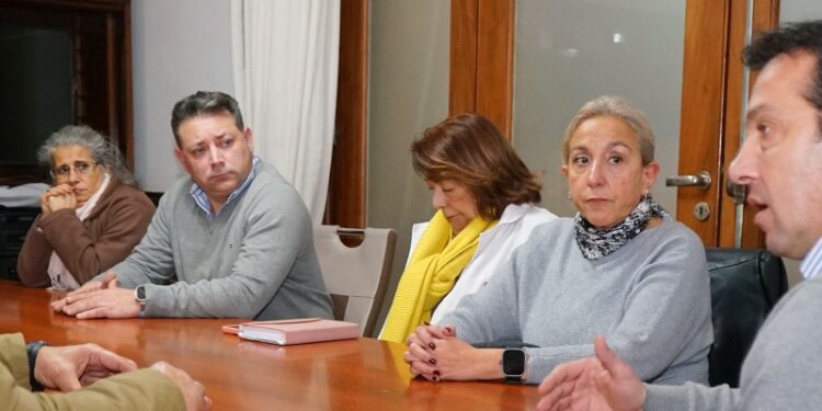 Arturo Rojas mantuvo una reunión en su despacho este jueves junto a autoridades regionales y locales de PAMI.