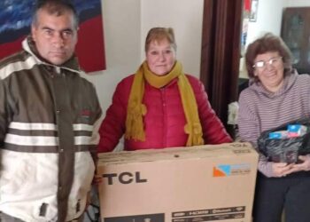 Se sorteó el televisor de “Un litro de leche por mes” al cabo de un bono solidario exitoso.