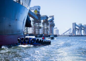 Clarín destaca la eficiencia y competitividad de Puerto Quequén