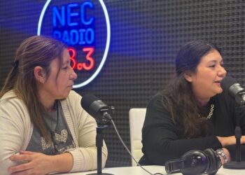 Mónica y Sandra, miembros de la subcomisión de fútbol del Club Huracán, defienden su proyecto “Un Proyecto Para Chicos y Chicas”