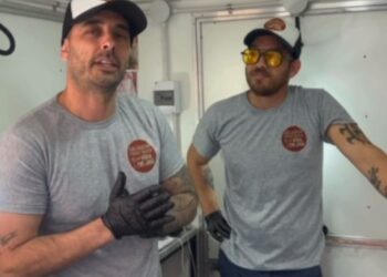 José Arriola y un gesto que emociona: cocina para jubilados todos los meses