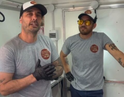 José Arriola y un gesto que emociona: cocina para jubilados todos los meses