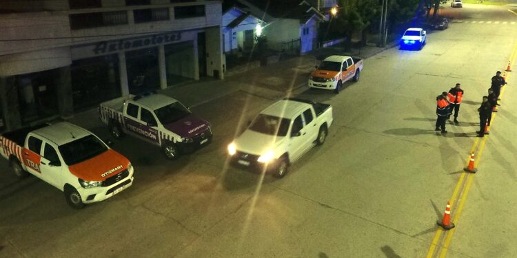 Controles vehiculares en accesos y avenidas durante el fin de semana largo