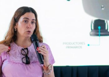 Jimena López disertó sobre gobernanza ante casi 100 docentes