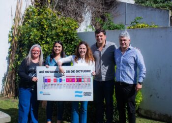 Velázquez y Blanco, presentes en Mar del Plata en acto en rechazo a las políticas de Milei