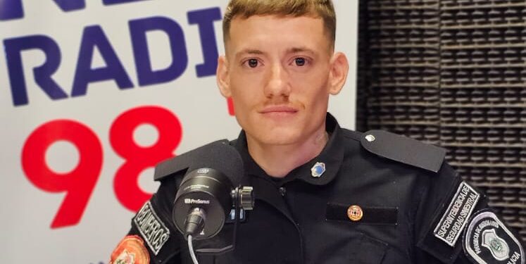 Un joven bombero de Necochea salvó la vida de una bebé de 22 días y emocionó a toda la ciudad