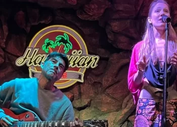 Noche de música en vivo: Karen Oliver y Sebastián Bazán se presentan en Tani