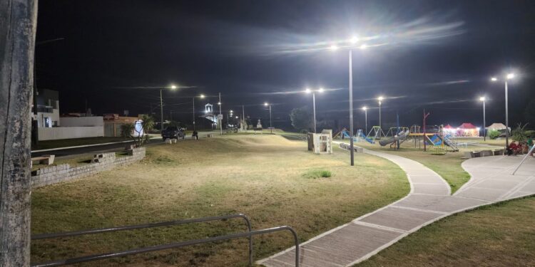 Adrián Furno aclaró la situación en la Plaza 3 de Agosto y habló sobre los trabajos en calles y drenajes
