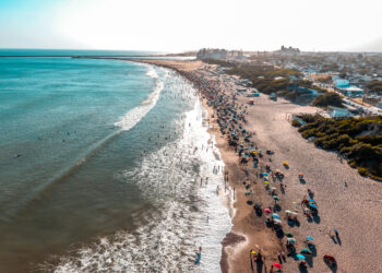 Inicio de temporada: el servicio de guardavidas vuelve a cubrir las playas de Necochea y Quequén desde este sábado