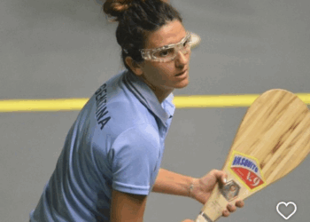 “Es histórico lo que está pasando en Necochea”: la pelotari María Lis García Calderón dio una clínica inédita para mujeres en el Centro Vasco