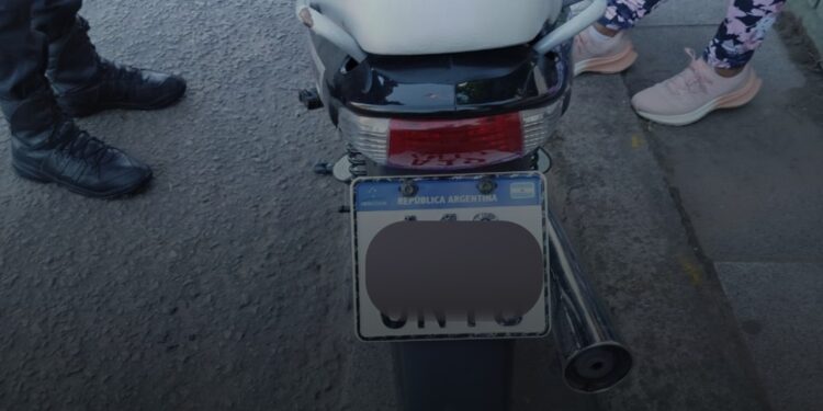 Accidente vial con una mujer lesionada en el centro de Necochea