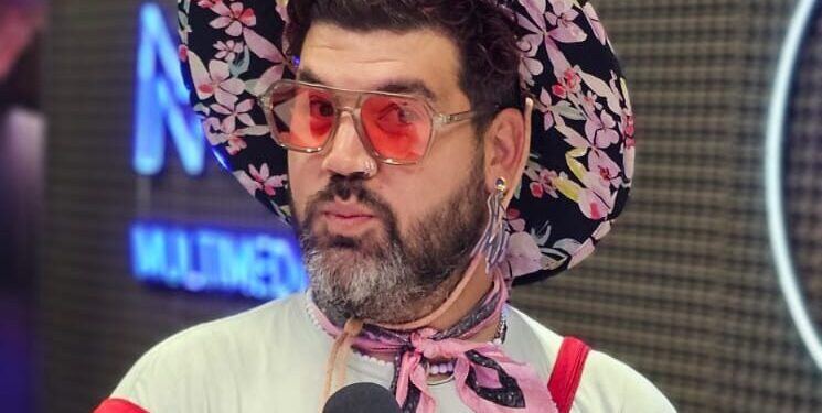 Franco Cuello celebra sus 15 años en el escenario con un show humorístico al estilo de una fiesta de quince