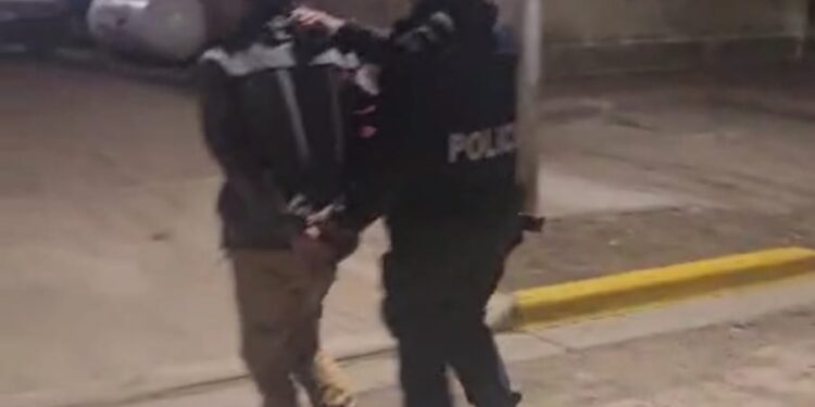 Aprehensión en Quequén: recuperan dinero y secuestran arma falsa