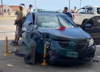 Cuatro vehículos destruidos en un choque en Avenida 2: denuncian alta velocidad y alcoholemia positiva del conductor