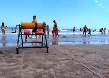 Alta concurrencia en la costa: los guardavidas piden extremar cuidados al ingresar al mar