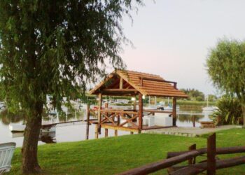 Cabañas Río Quequén: 40 años de historia, familia y un paraíso natural en la ciudad