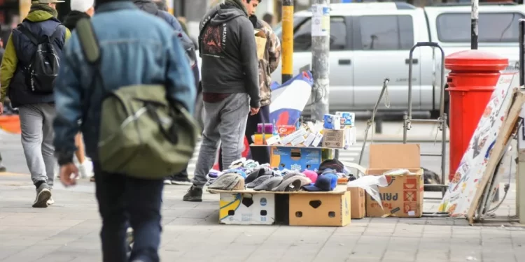 Crece la preocupación por el avance de la venta callejera ilegal en Mar del Plata