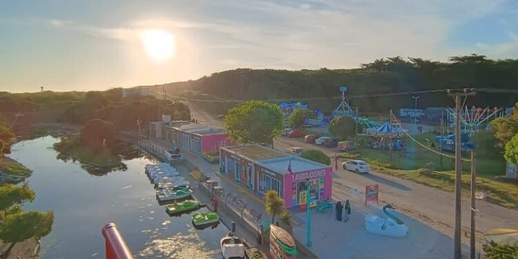 El Lago de los Cisnes suma un nuevo ícono turístico con la inauguración del Paseo del Lago 360