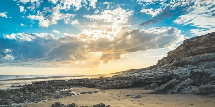Entre el mar y la calma: así es la vida cotidiana en el balneario Los Ángeles