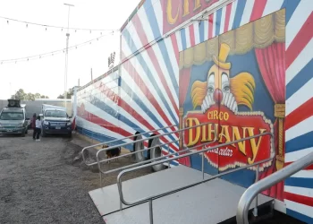 El Circo Dihany debutó en Necochea con un espectáculo especial de Navidad