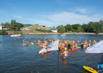 Aguas abiertas: vuelve La Río Playa, la travesía que une el río con el mar