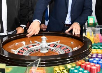 Este jueves se lanza la primera bola y Rojas expresó su deseo de un Casino renovado para 2027