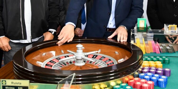 Este jueves se lanza la primera bola y Rojas expresó su deseo de un Casino renovado para 2027