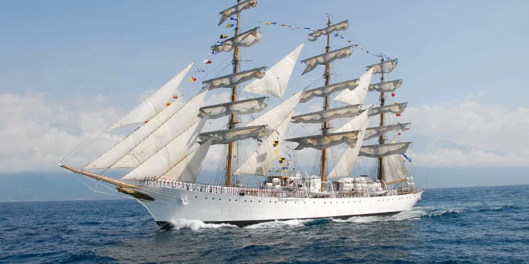 Gran expectativa: la Fragata Libertad vuelve a Mar del Plata y abrirá sus puertas al público