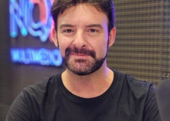 Juan Etchegoyen, 13 años de música y perseverancia en la peatonal