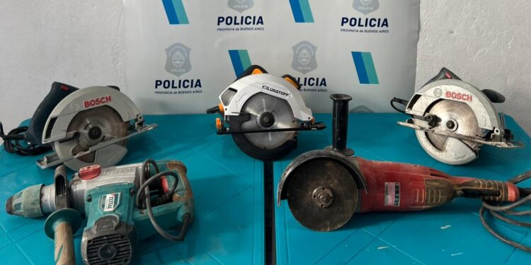 Dos menores imputados tras allanamientos positivos por robo en una obra en construcción