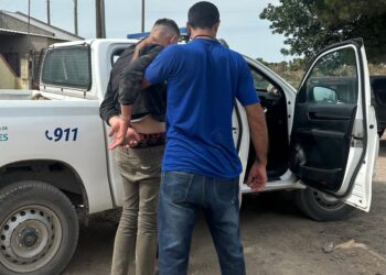 Detienen a un joven en Quequén por extorsión, resistencia y reiterados hechos de violencia de género