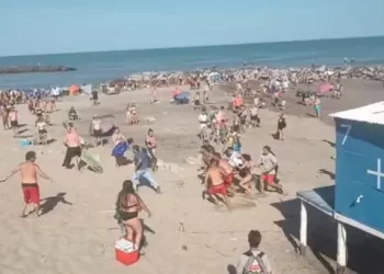 “Cuando el mar se retira de forma anormal, no hay que entrar al agua”: la advertencia de Pablo Suárez tras el meteotsunami en la costa