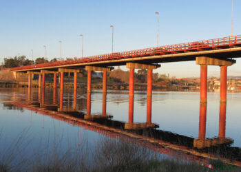 Modernizan el tendido de gas en el puente: el nuevo tramo irá por debajo del río