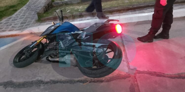 Moto abandonada en vía pública