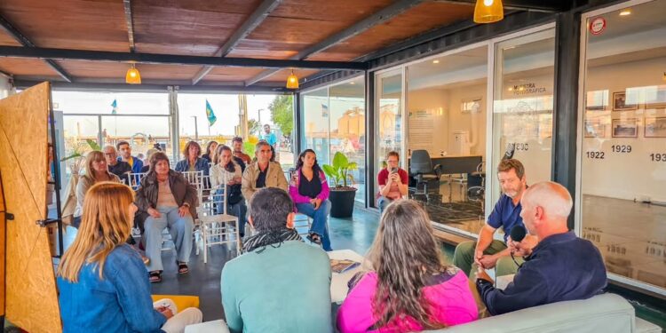 Puerto Quequén invita a la “Biblioteca de Bolsillo Sobre Ruedas, una tarde de Manga”