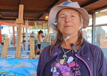 Arte en Puerto Quequén: Elsa Nievas destacó la jornada de pintura in situ y la importancia de formar artistas