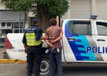 Detuvieron a un hombre por robar herramientas del interior de un auto