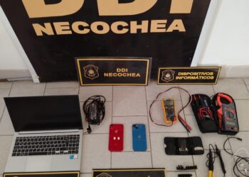 Secuestraron teléfonos celulares y material para su desbloqueo en un allanamiento