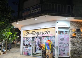 Violenta agresión a un comerciante y daños en mercadería: dos aprehendidos