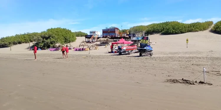 Hallaron un cuerpo en el mar frente a Reta en el marco de la búsqueda de un adolescente