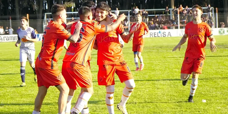 Renovación y objetivos claros: Villa Díaz Vélez se rearma para volver a ser protagonista