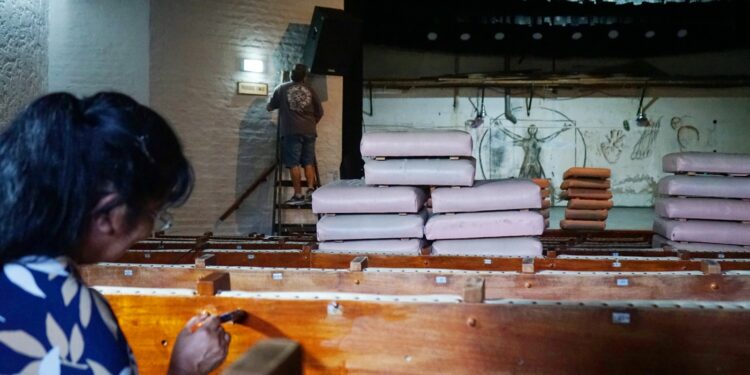 Avanzan trabajos de puesta en valor en el Teatro Municipal “Luis Sandrini”