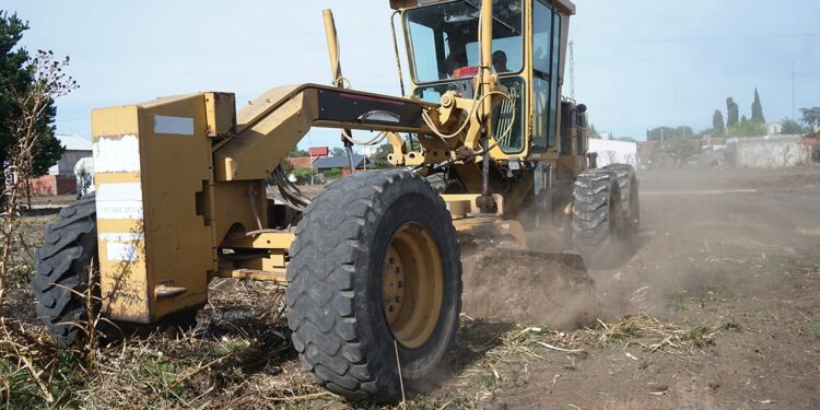 El municipio avanza con limpieza y entoscado de calles en distintos barrios