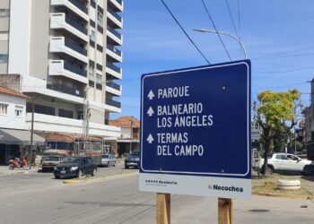 Renovaron la cartelería turística en distintos puntos de Necochea